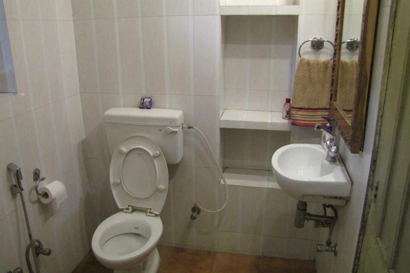 Granny'S Inn Варанаси Екстериор снимка